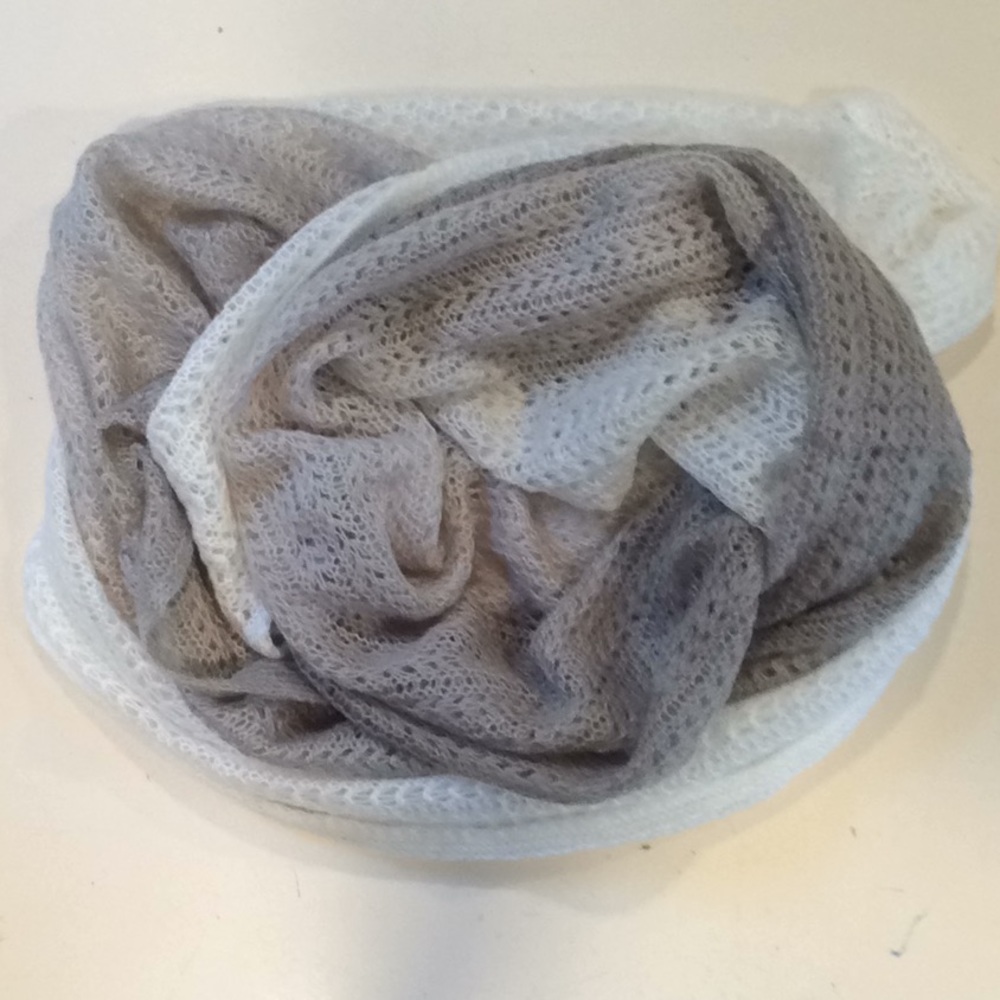 HP!!🎉Kimchi Blue Infinity Scarf EUC